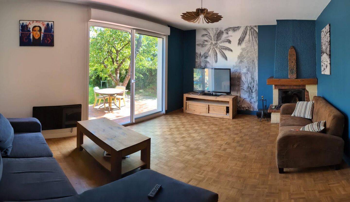 Maison 5 pièces 127 m² · à Saint-Jean-d'Angély · 127 m² · 975 €