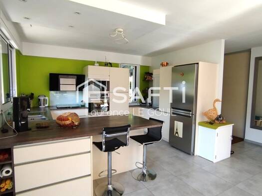 Maison de plain-pied à vendre 430 000 € 5 pièces 4 chambres 123 m² 6 497 m² de terrain Saint-Révérend 85220