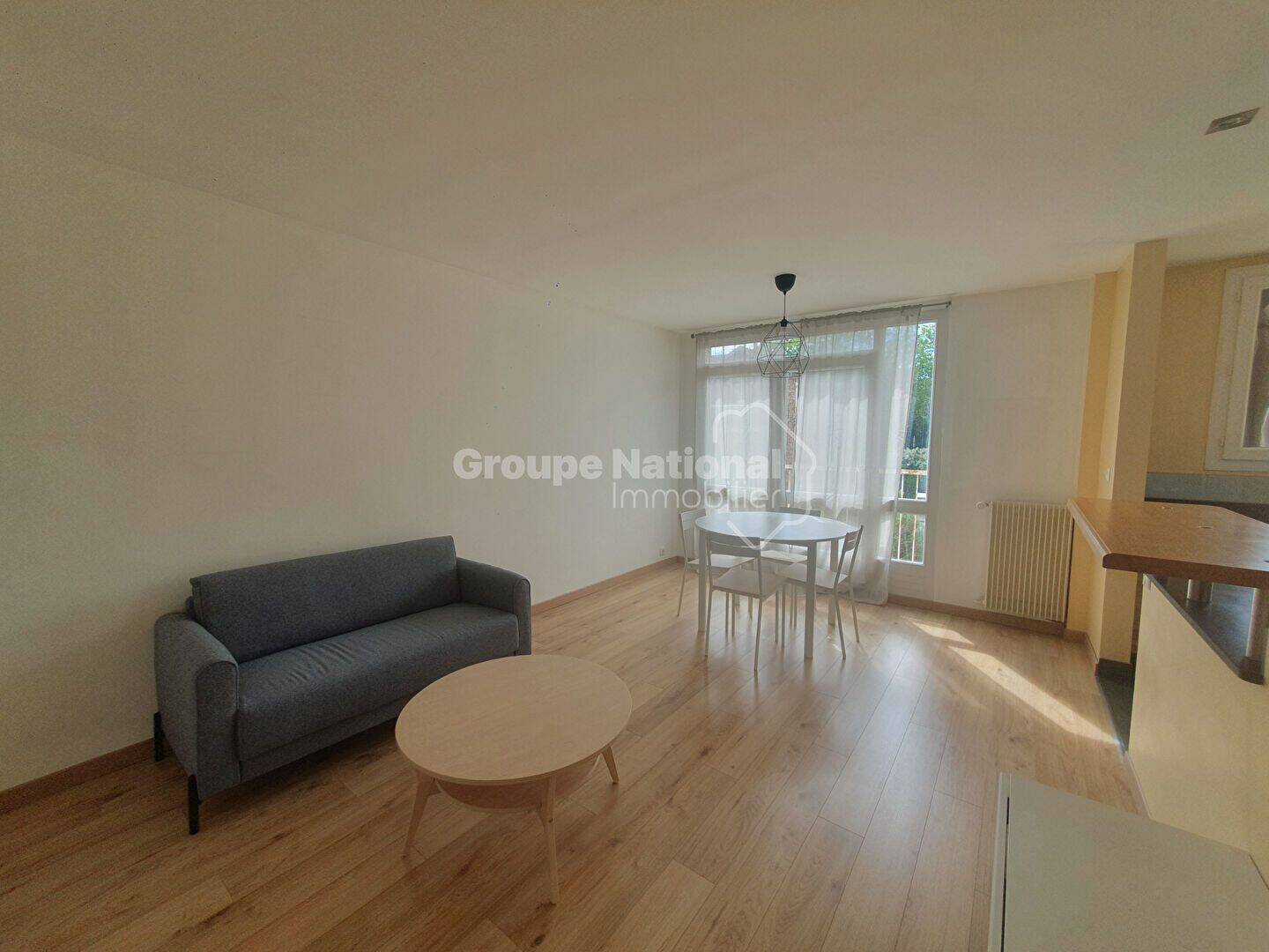Appartement 2 pièces 42 m² · à Versailles · 42 m² · 1 300 €