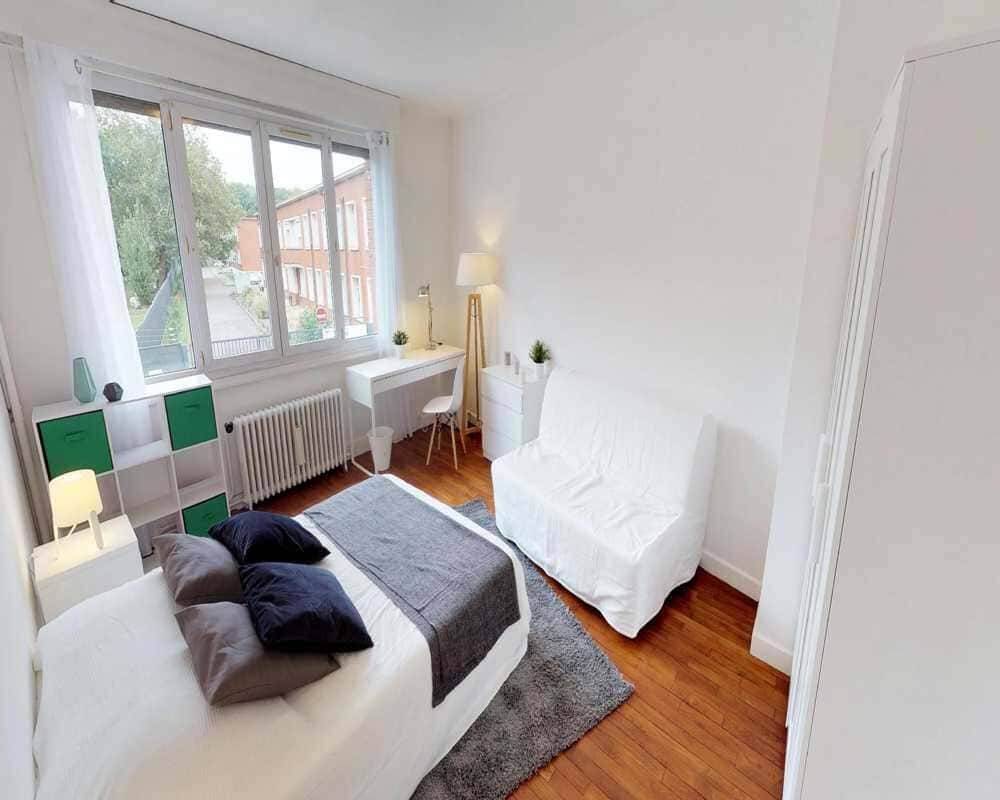 1 pièce 15 m² · à Lille · 15 m² · 645 €