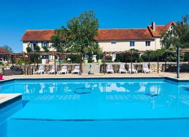 Hôtel particulier à vendre 662 940 € 22 pièces 15 chambres 545 m² 4 627 m² de terrain Passirac 16480