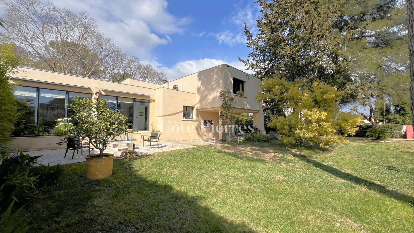 Maison 4 pièces 200 m² · à Nîmes · 200 m² · 735 000 €