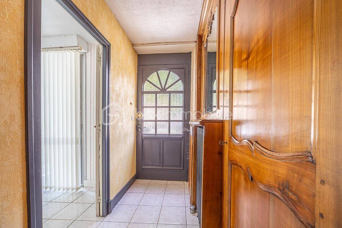 Maison 11 pièces 238 m² · à Coulonges-sur-l'Autize · 238 m² · 127 000 €