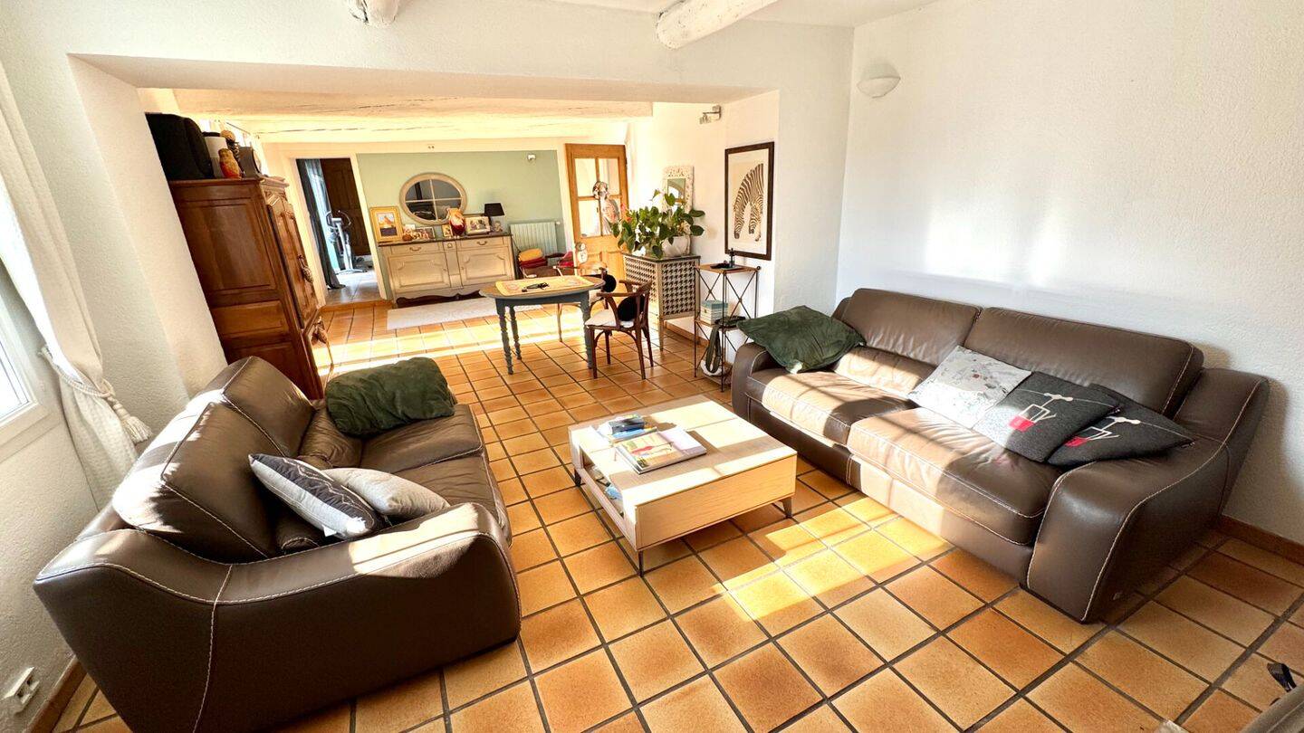 Maison 10 pièces 241 m² · à Althen-des-Paluds · 241 m² · 756 000 €