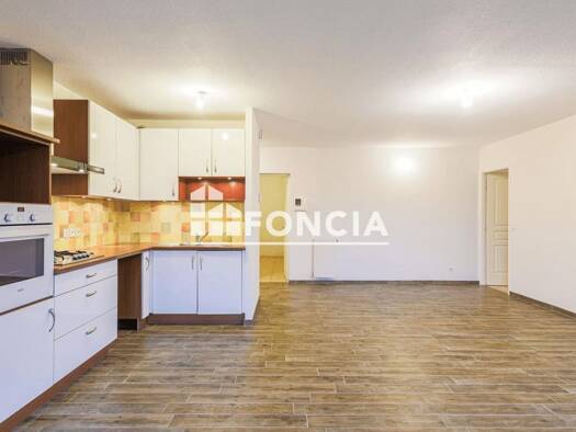 Appartement à vendre 236 000 € 3 pièces 2 chambres 88 m² RDC/6 Centre-Trois Fontaines Rives 38140