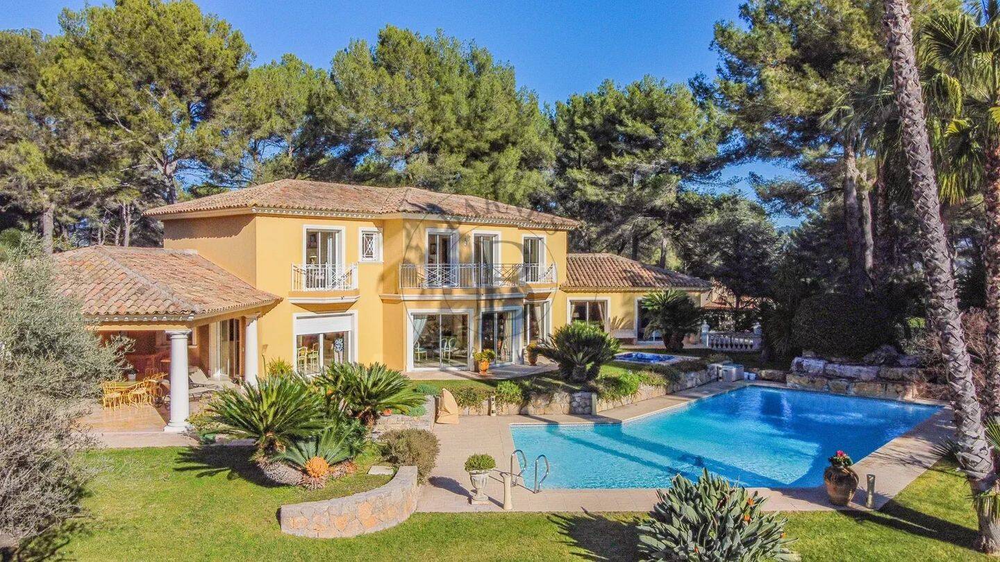 Maison 8 pièces 500 m² · à Mougins · 500 m² · 4 950 000 €