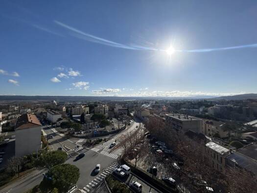 Appartement à vendre 95 000 € 3 pièces 2 chambres 59,7 m² Étage 9/9 Les Ponches-Les Naves Manosque 04100