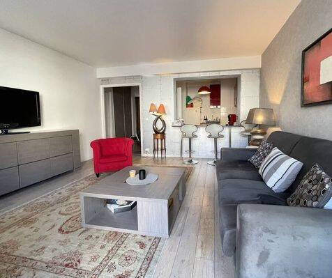 Appartement 2 pièces 54 m² · à Paris 15ème Arrondissement · 54 m² · 2 590 €/mois