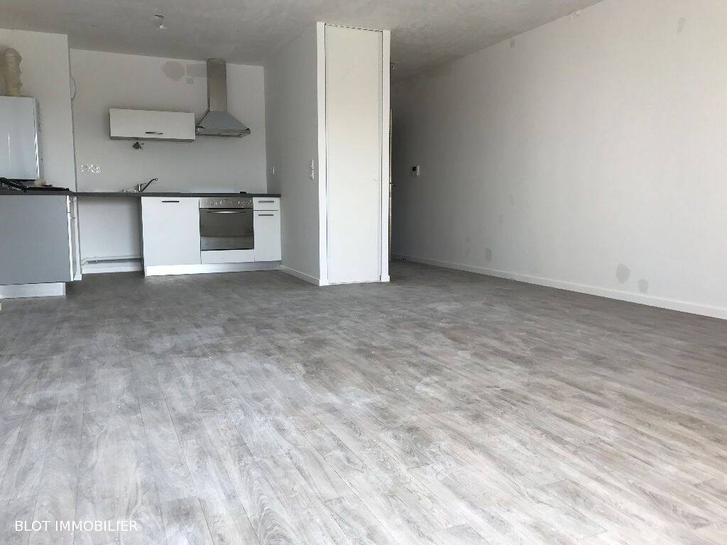 Appartement 3 pièces 70 m² · à Chartres-de-Bretagne · 70 m² · 786 €