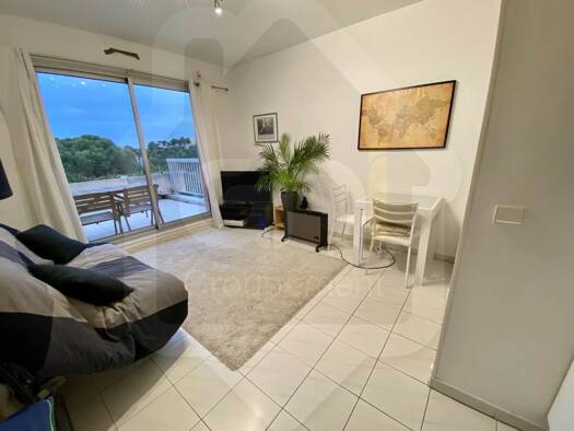 Appartement à louer 740 € 1 pièce 25 m² Étage 2/4 Est Reganat Destral Carry-le-Rouet 13620