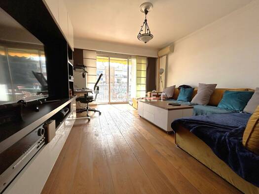 Appartement à vendre 353 000 € 3 pièces 2 chambres 79 m² Étage 3/3 Les Pomarels Saint-Laurent-du-Var 06700