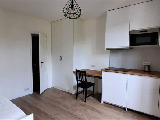 Appartement à louer 790 € 1 pièce 18 m² Étage 1/2 disponible dès maintenant Guillebaud-Beauv Vallon-Les Rabats-Antonypole Antony 92160