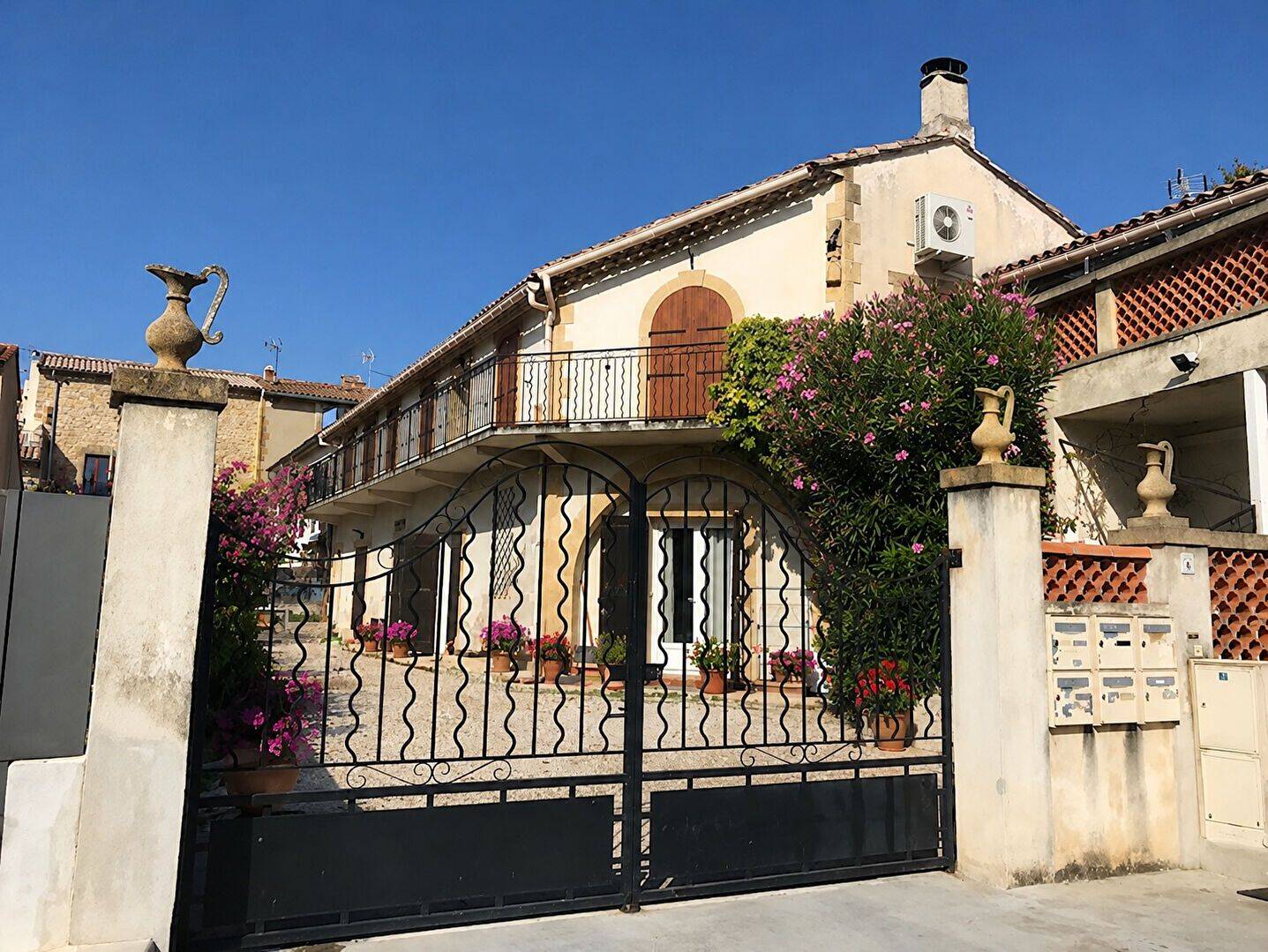 Appartement 1 pièce 31 m² · à Eyguières · 31 m² · 600 €