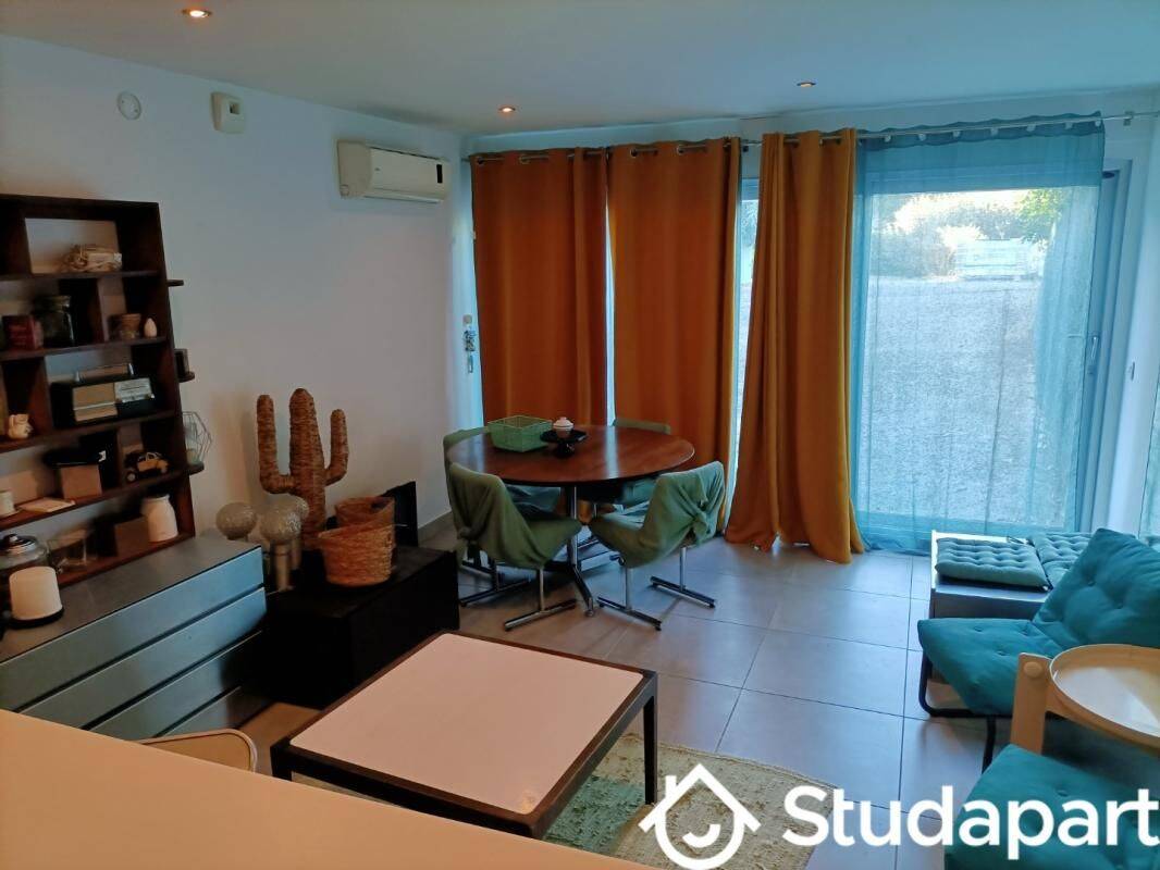 Appartement 1 pièce 40 m² · à Antibes · 40 m² · 890 €