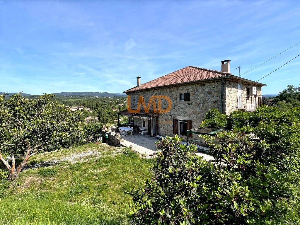 Maison 8 pièces 182 m² · à Lablachère · 182 m² · 450 000 €