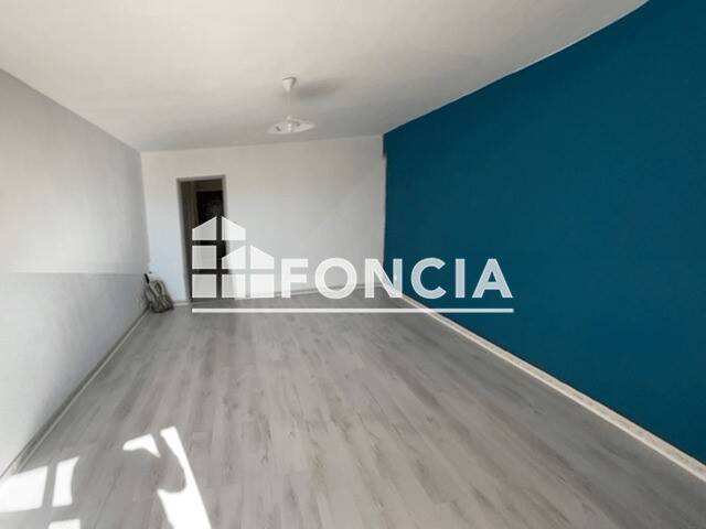 Appartement 1 pièce 31 m² · à Saint-Martin-de-Crau · 30,8 m² · 545 €