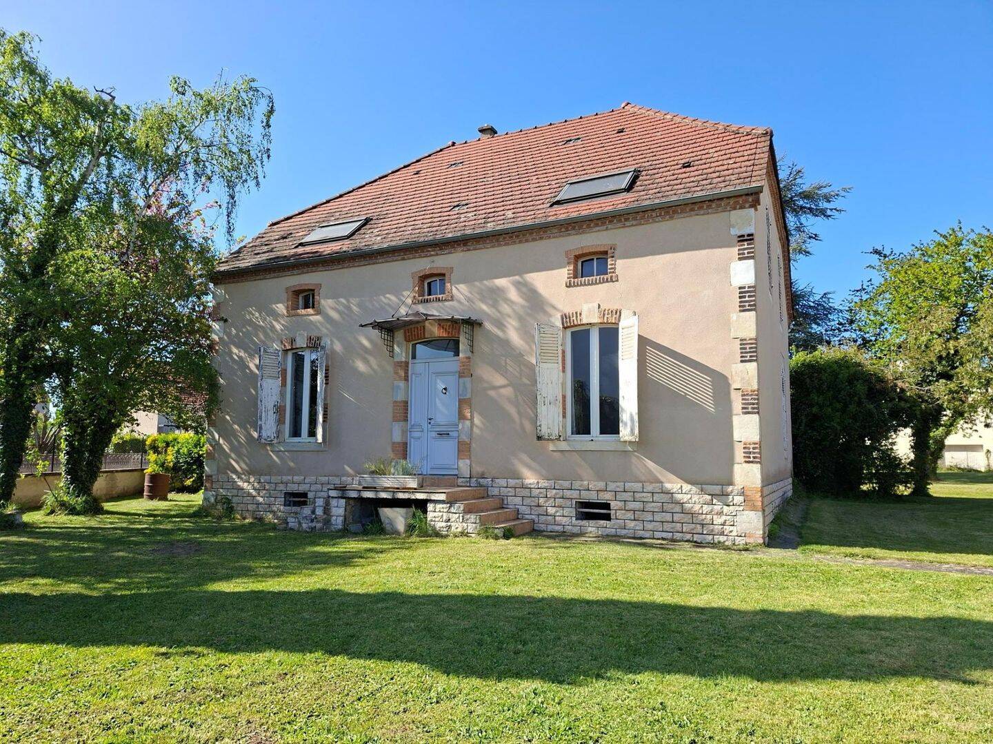 Maison 11 pièces 240 m² · à Vichy · 240 m² · 345 000 €