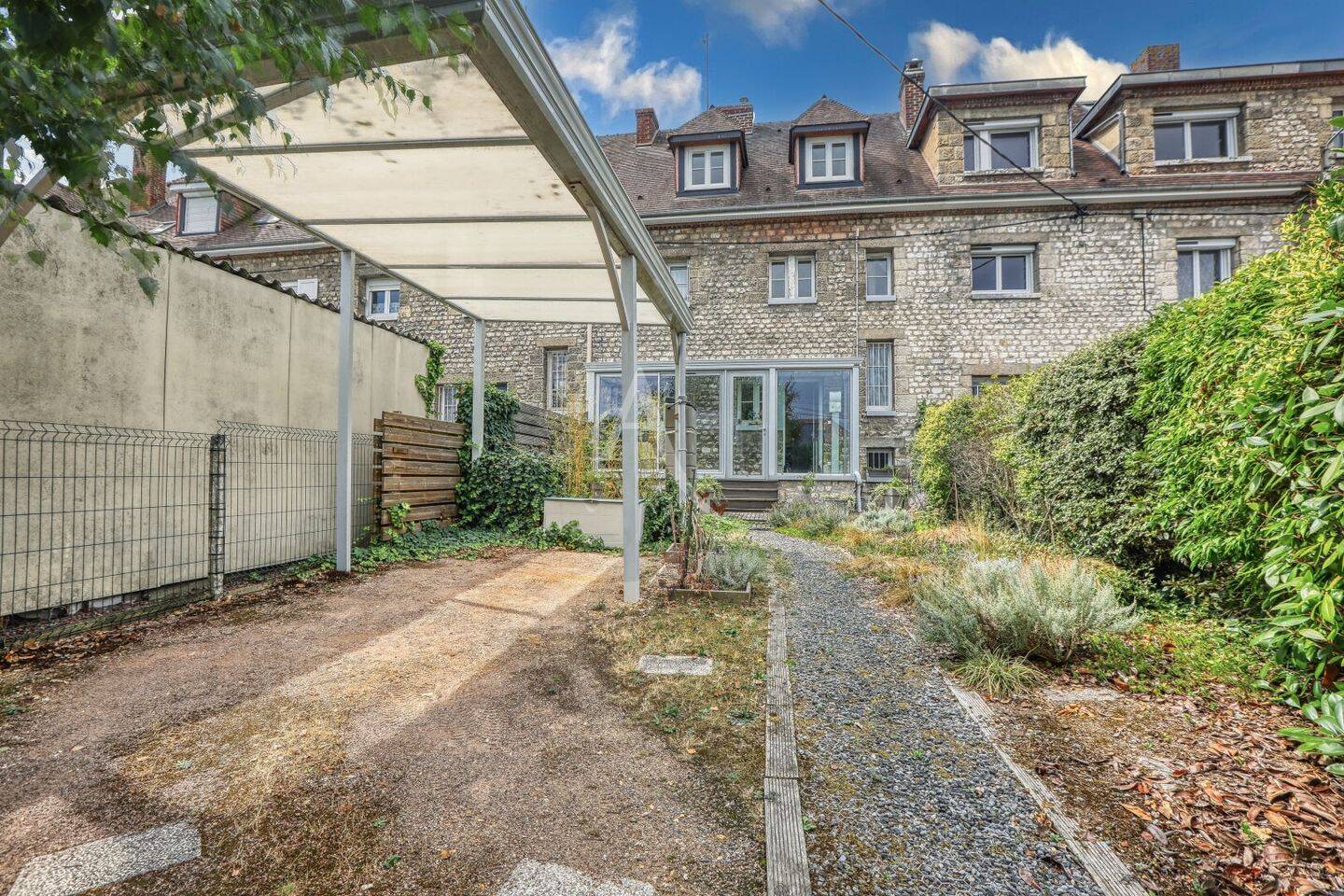 Maison 4 pièces 132 m² · à Sotteville-lès-Rouen · 132,3 m² · 245 000 €