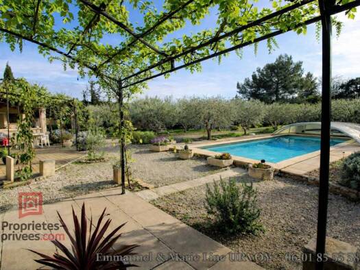 Maison à vendre 549 000 € 6 pièces 4 chambres 141 m² 2 238 m² de terrain Graveson 13690