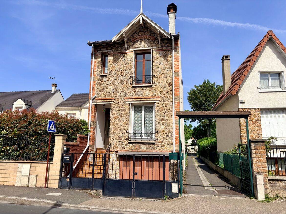 Maison 4 pièces 89 m² · à Deuil-la-Barre · 89 m² · 329 000 €