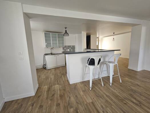 Duplex à louer 1 055 € 4 pièces 3 chambres 83 m² Étage 1/1 Haut Gargenville 78440