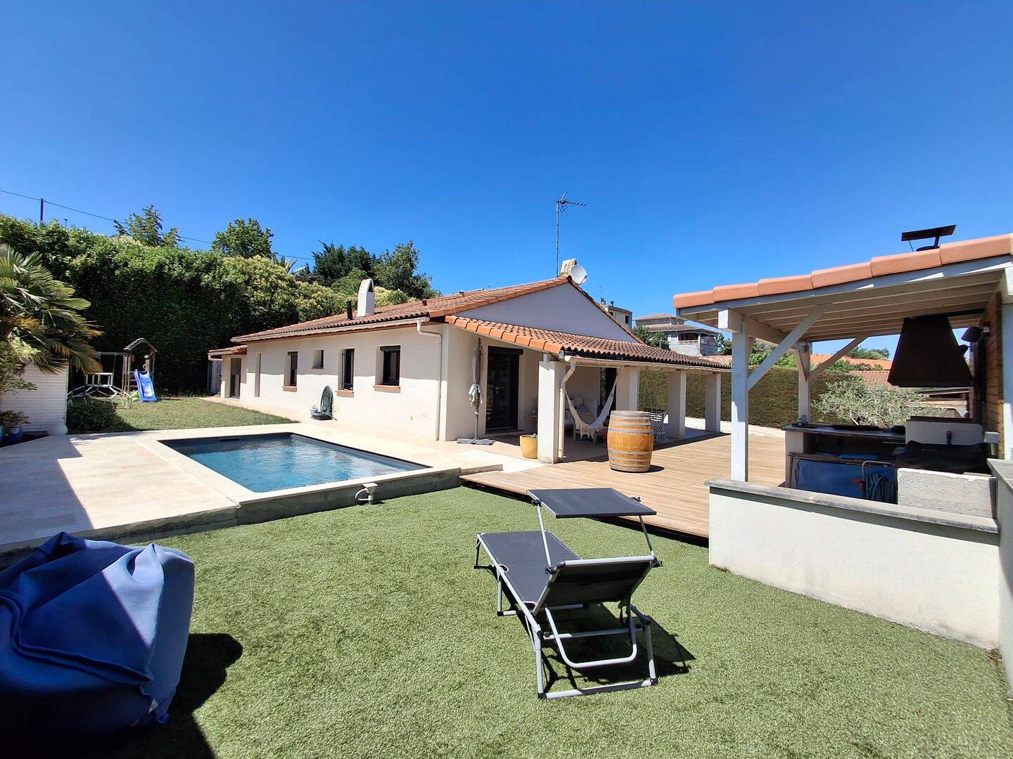 Maison 6 pièces 130 m² · à Frouzins · 130 m² · 429 000 €