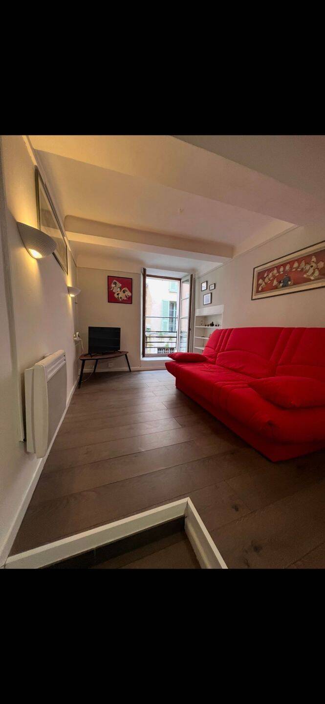 Appartement 1 pièce 15 m² · à Vallauris · 15 m² · 548 €