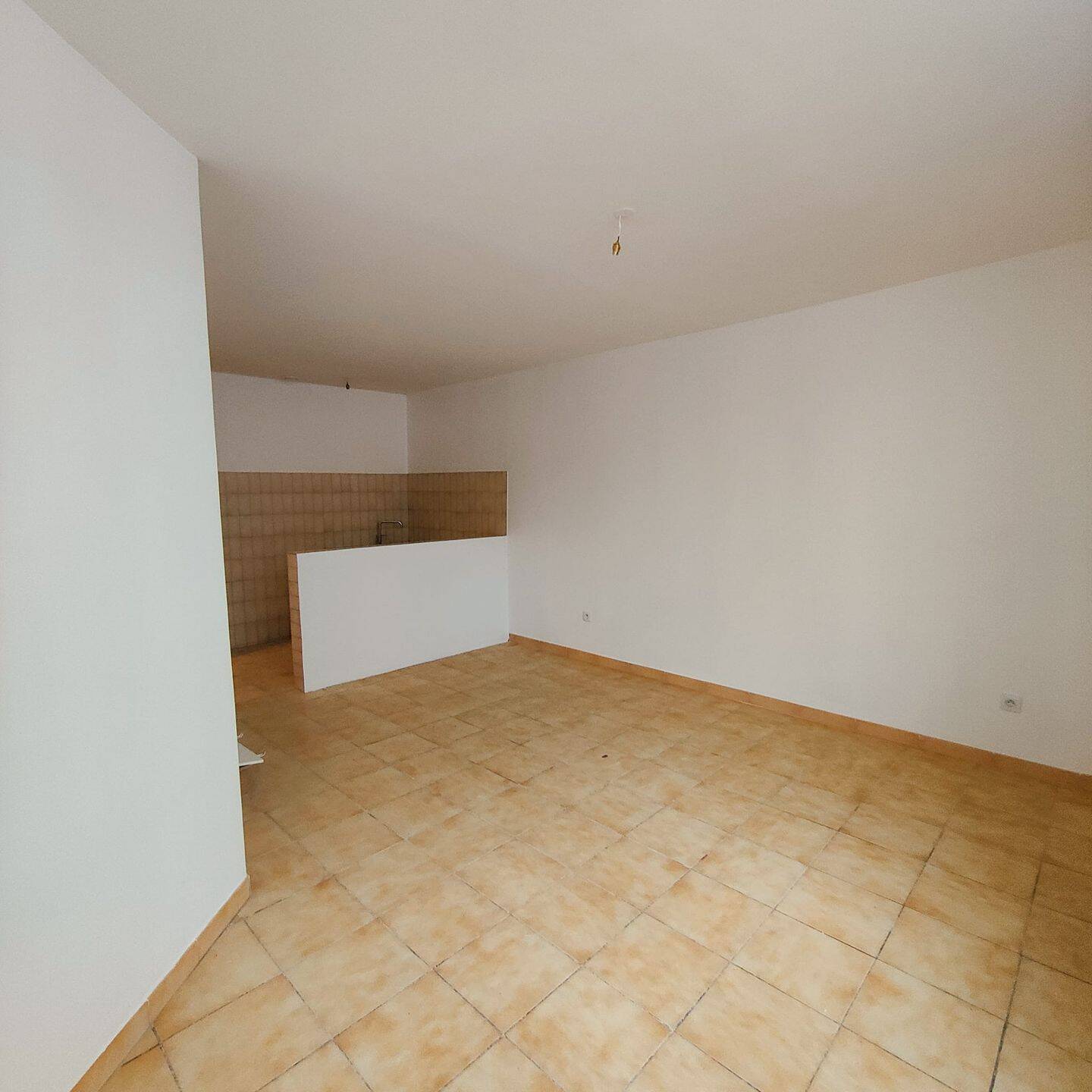 Appartement 1 pièce 27 m² · à Nîmes · 27 m² · 450 €/mois