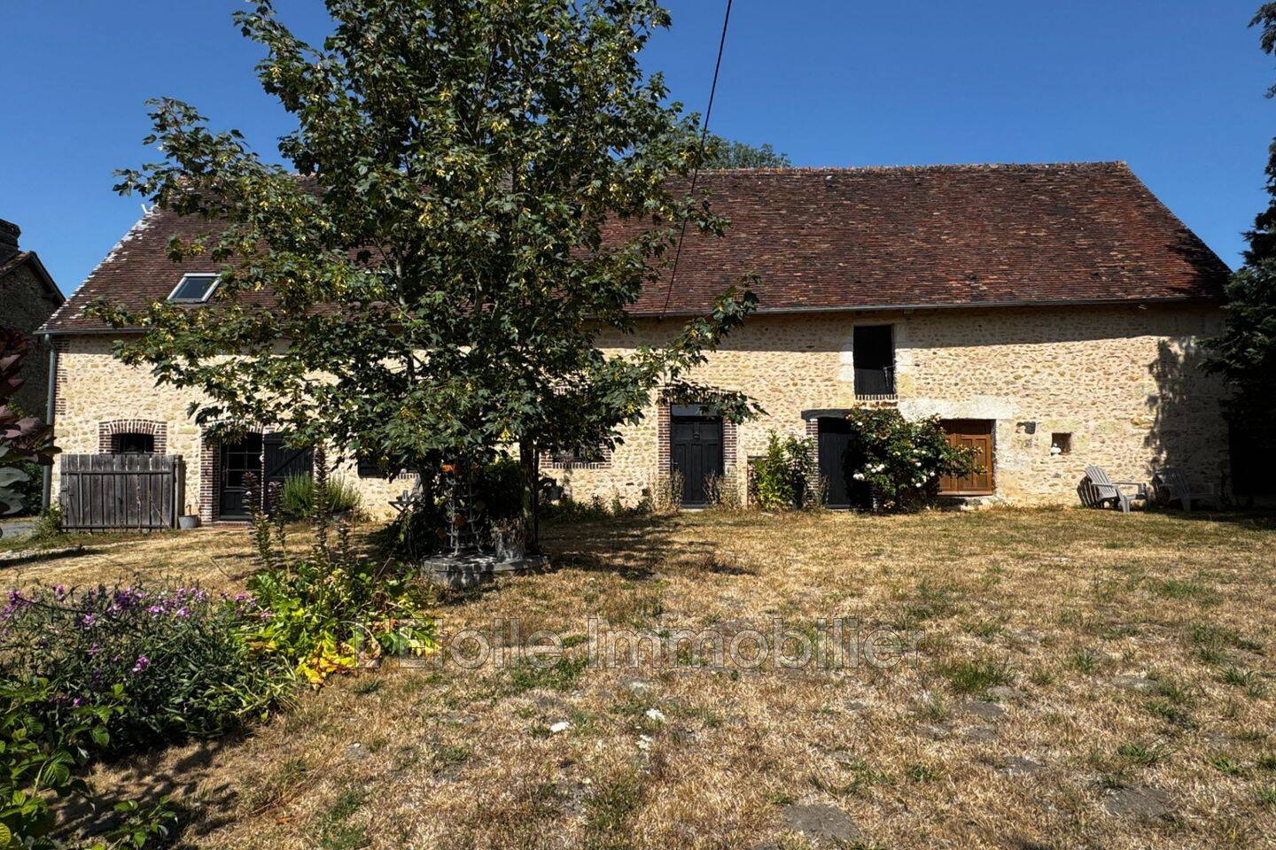 Maison 2 pièces 79 m² · à Saint-Aubin-de-Courteraie · 78,9 m² · 264 000 €