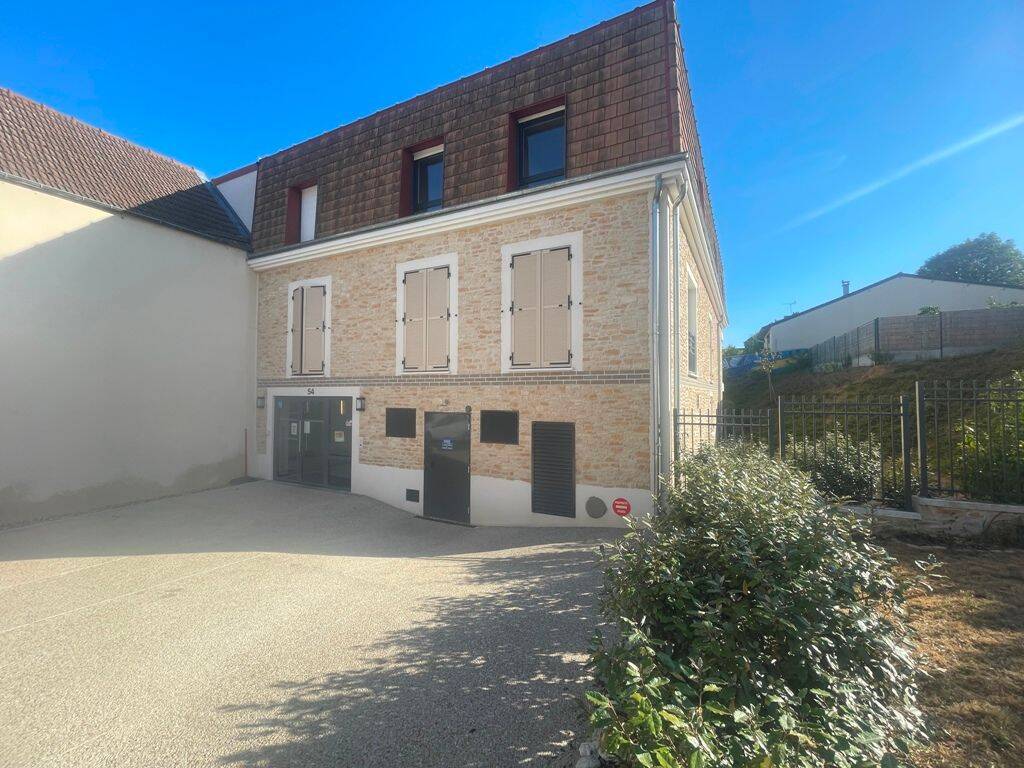 Appartement 1 pièce 29 m² · à Carrières-sous-Poissy · 28,5 m² · 680 €