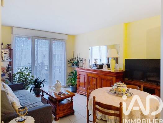 Appartement à vendre 170 000 € 2 pièces 1 chambre 40 m² Étage 4/4 Bois l'Eveque Combs-la-Ville 77380