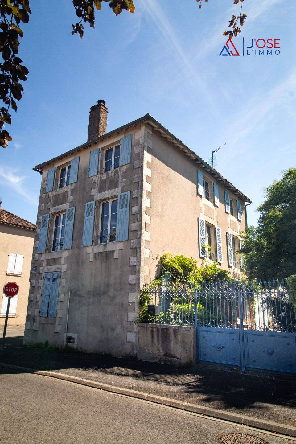 Maison 7 pièces 295 m² · à Montmorillon · 295 m² · 249 000 €