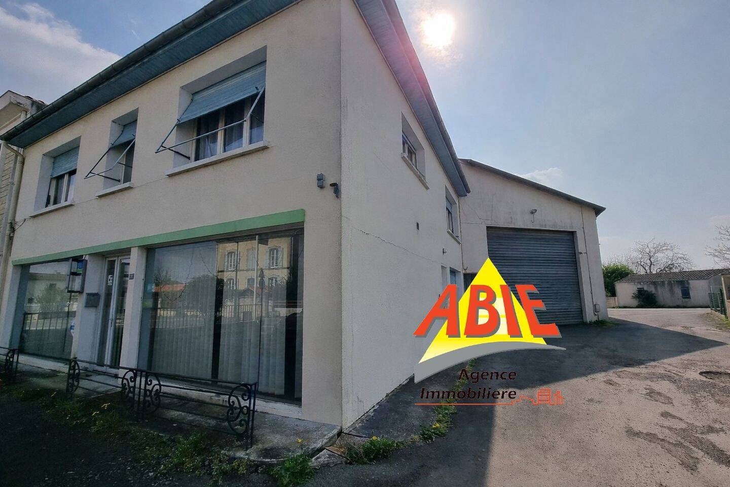 Maison 11 pièces 145 m² · à Prahecq · 145 m² · 130 000 €