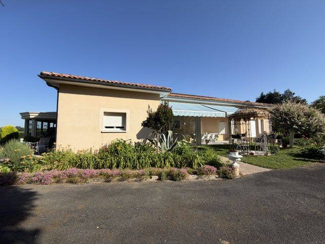 Maison 5 pièces 141 m² · à Saint Aulaye-Puymangou · 141 m² · 286 000 €