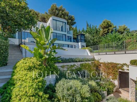 Villa à vendre 4 950 000 € 8 pièces 4 chambres 240 m² 108 m² de terrain Village-Cros de Caste-Coupiere-Mont Gros Roquebrune-Cap-Martin 06190