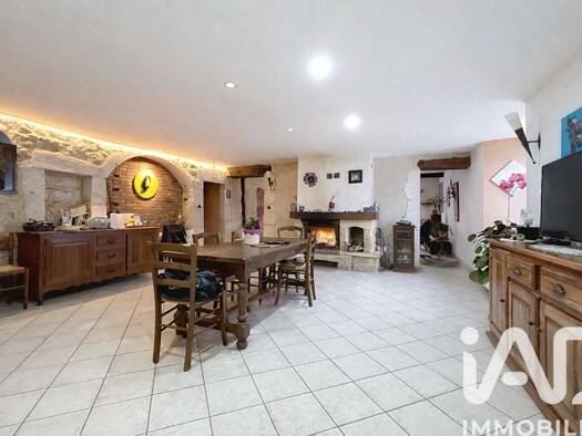 Maison à vendre 169 000 € 9 pièces 7 chambres 301 m² 1 521 m² de terrain Rouvrois-sur-Meuse 55300