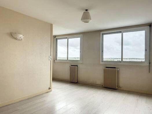 Appartement à louer 640 € 1 pièce 48 m² 10ème étage Rives du Cher Tours 37000