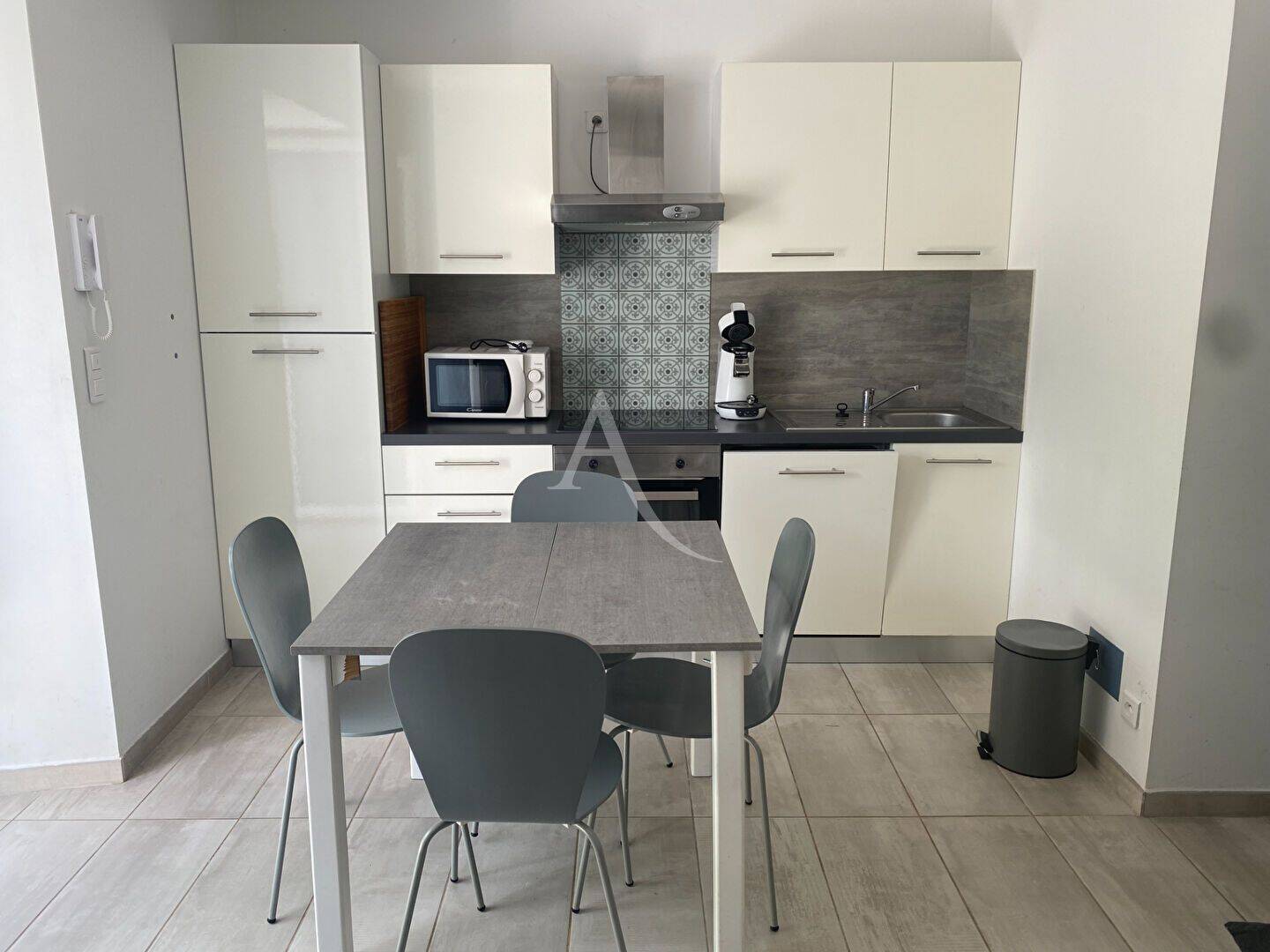 Appartement 2 pièces 28 m² · à Bédarieux · 27,9 m² · 410 €/mois