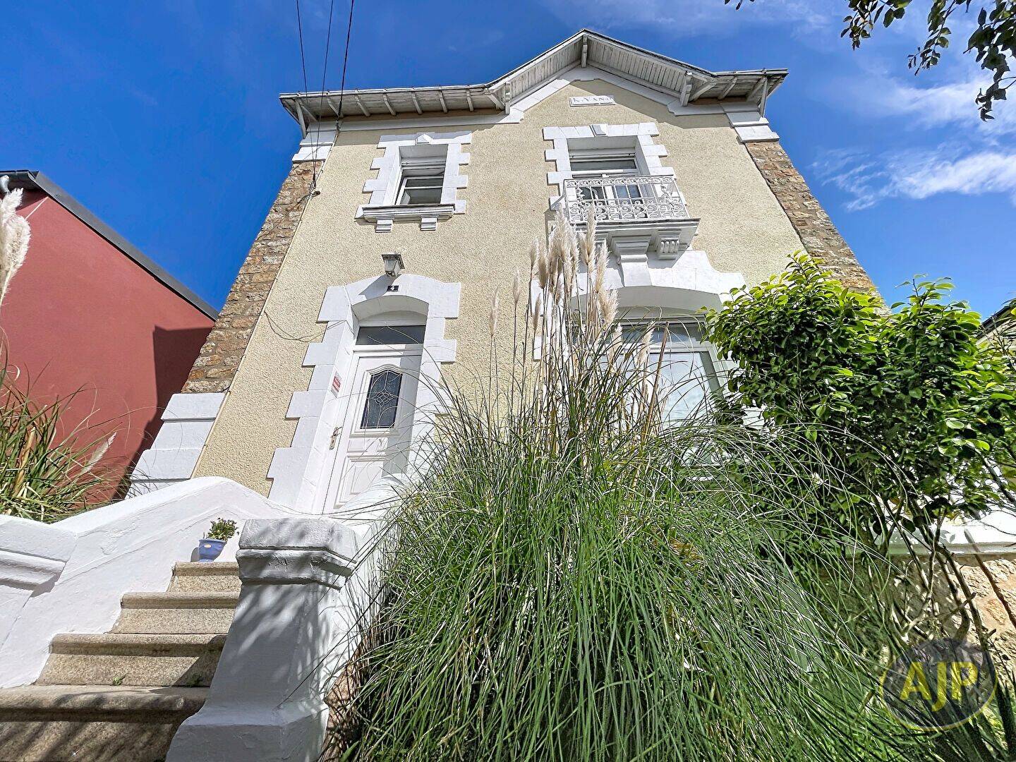 Maison 6 pièces 140 m² · à Rezé · 140 m² · 613 000 €