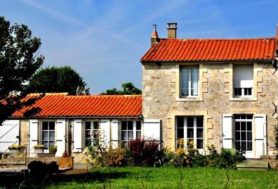 Maison en viager libre Bouquet 273 600 € 10 pièces 5 chambres 250 m² 2 000 m² de terrain Breuil-Magné 17870