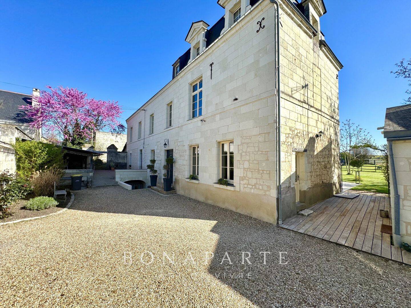 Maison 9 pièces 277 m² · à Saumur · 277 m² · 892 500 €