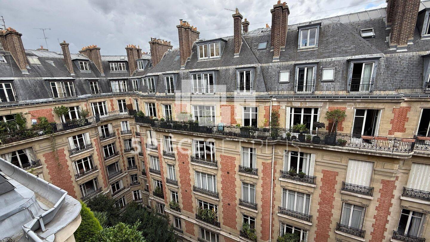 Appartement 4 pièces 95 m² · à Paris 8ème Arrondissement · 95 m² · 1 250 000 €