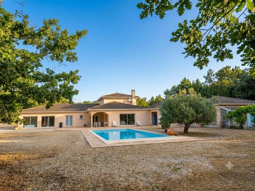 Maison 8 pièces 310 m² · à Soulac-sur-Mer · 310 m² · 936 000 €