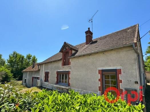 Maison à vendre 130 800 € 6 pièces 4 chambres 143 m² 1 680 m² de terrain Ainay-le-Vieil 18210