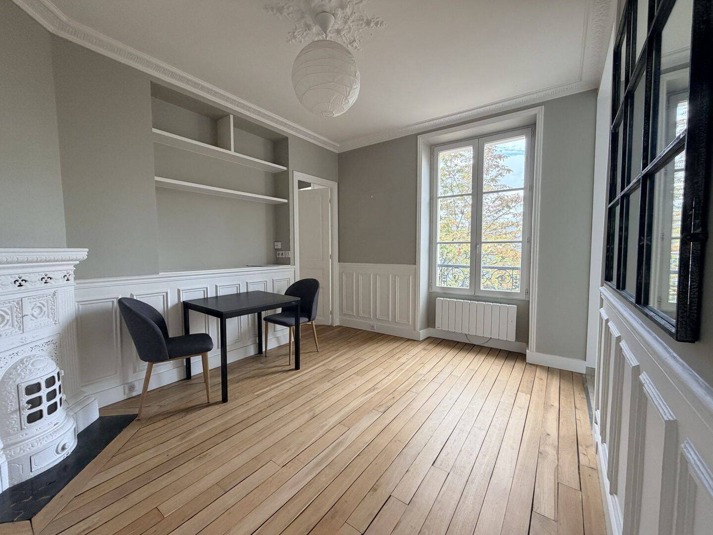 Appartement 2 pièces 36 m² · à Paris 14ème Arrondissement · 35,7 m² · 1 420 €/mois