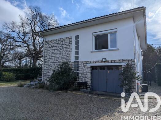 Maison à vendre 129 000 € 3 pièces 2 chambres 90 m² 1 000 m² de terrain Sud Montpon-Ménestérol 24700