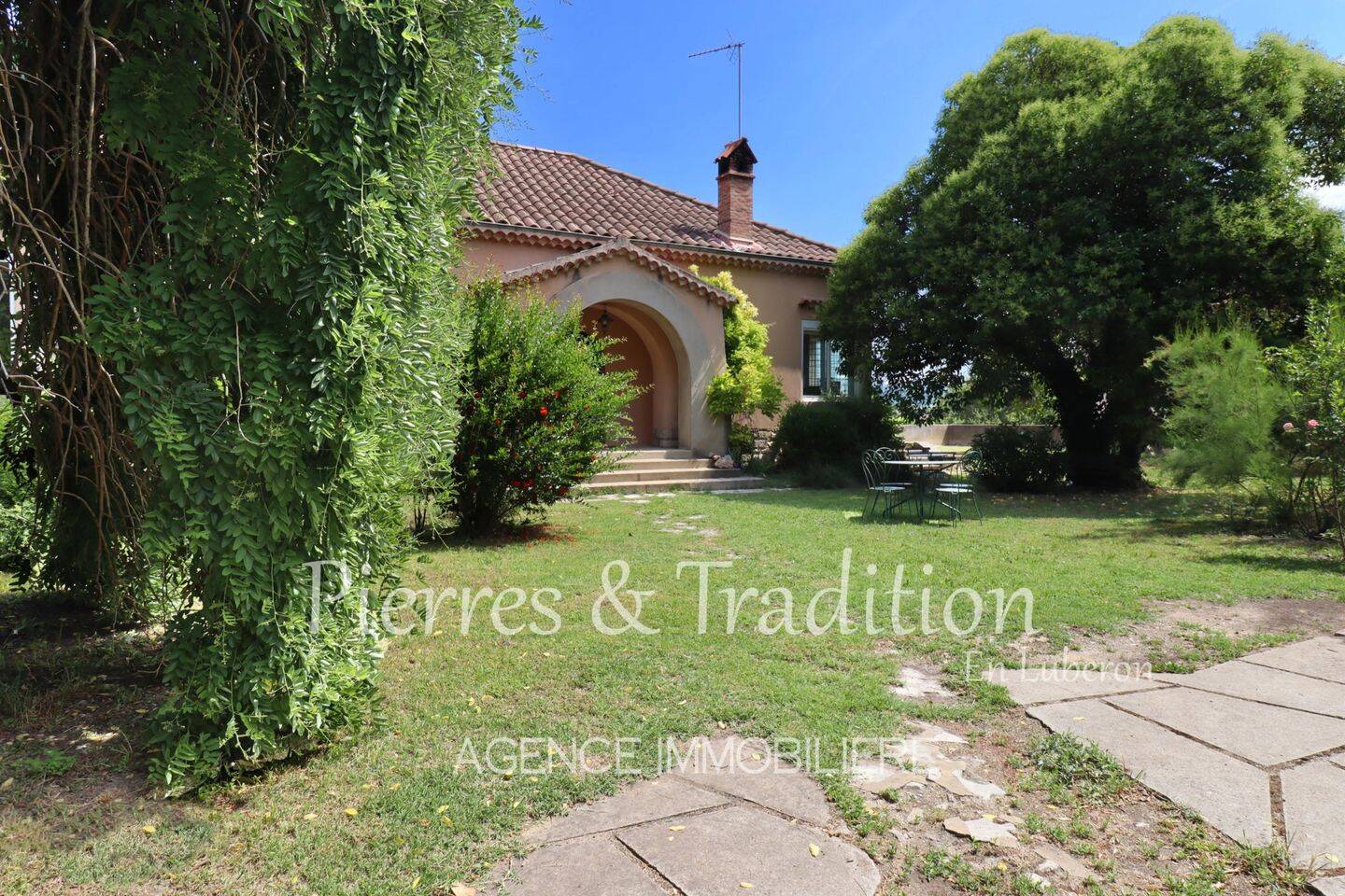 Maison 10 pièces 310 m² · à Apt · 310 m² · 795 000 €