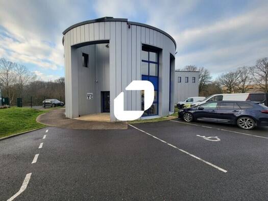 Espace bureau à louer 8 115 € 751 m² de bureaux divisible de 128 m² à 751 m² Ouest Marcoussis 91460