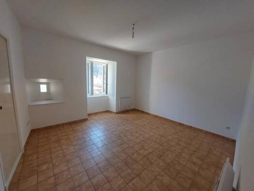 Appartement à louer 365 € 2 pièces 1 chambre 50 m² 1er étage Mariac 07160