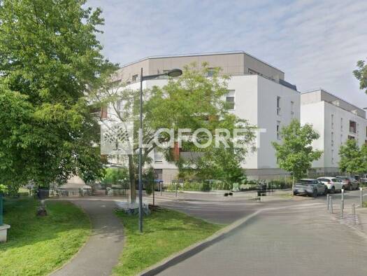 Appartement à vendre 279 000 € 3 pièces 2 chambres 66 m² RDC/3 Cormiers-Hauts Batons-Champy-Butte Verte Noisy-le-Grand 93160